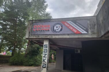 banner na konštrukcii
