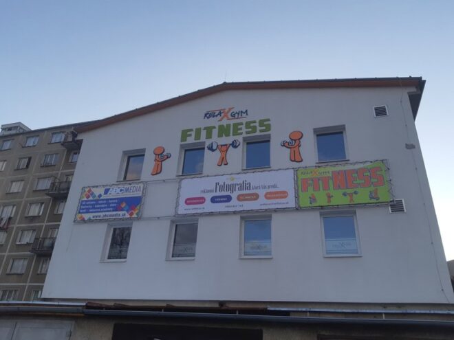 banner a 3D reklama na fasáde